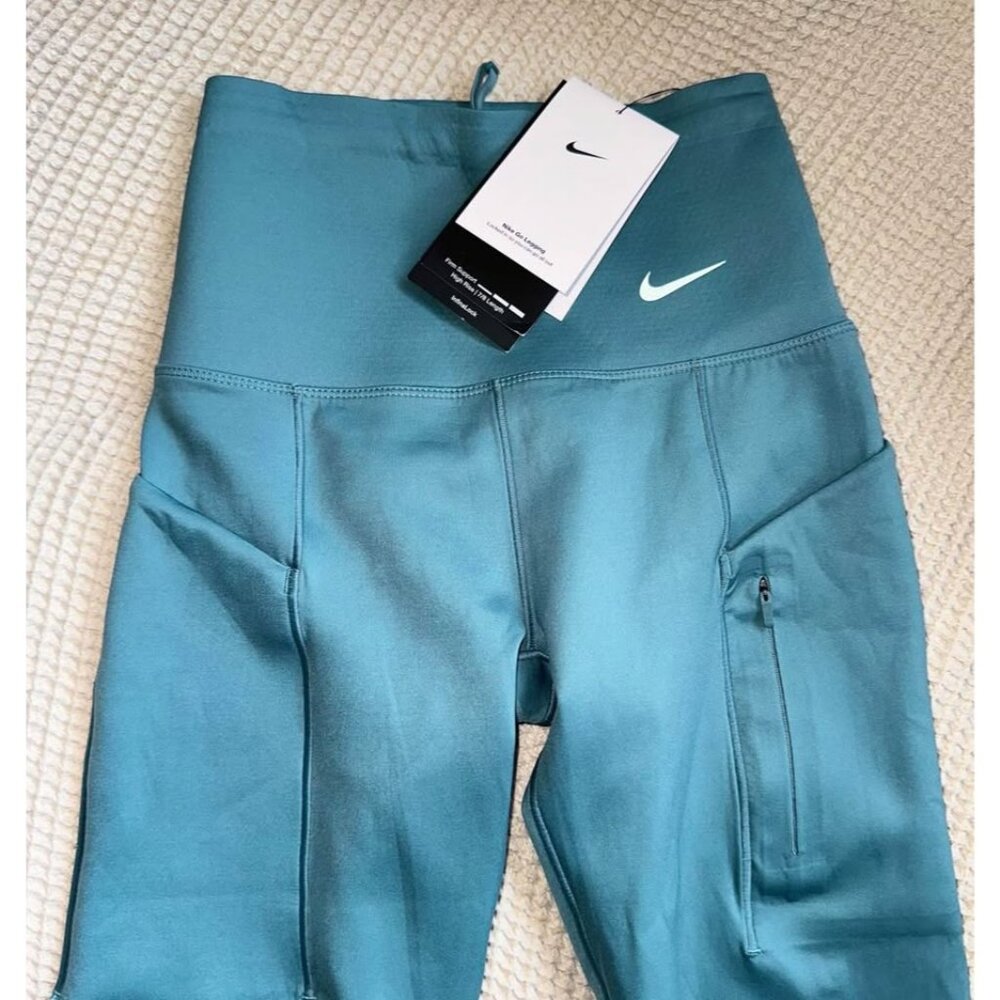 NEW $120 Nike Go Firm running tights. XS.